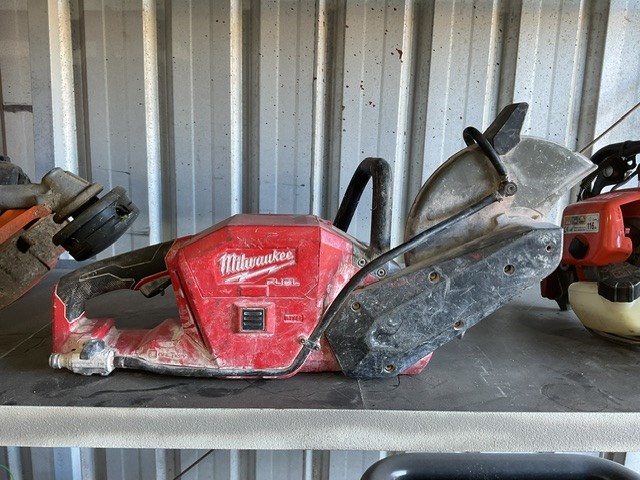 <p>Milwaukee M18 Fuel Cut Off Saw</p>