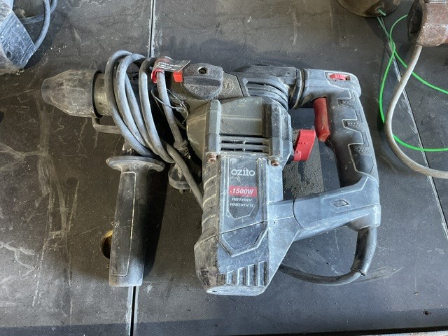 <p>Ozito RDH-1550 Electric Rotary Hammer Drill</p>