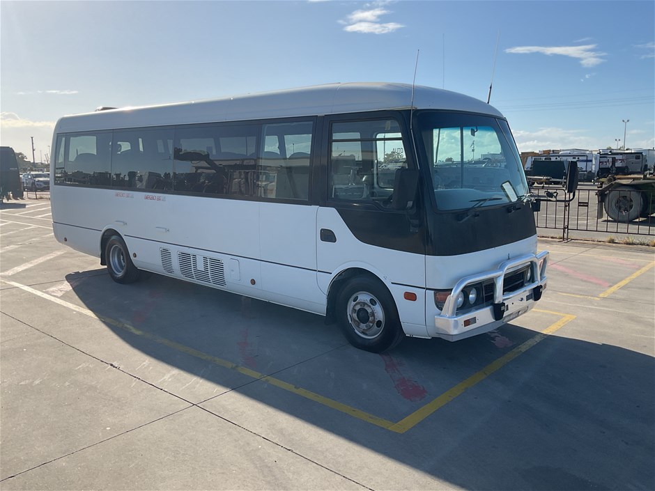 2011 Mitsubishi Rosa 4 x 2 Bus