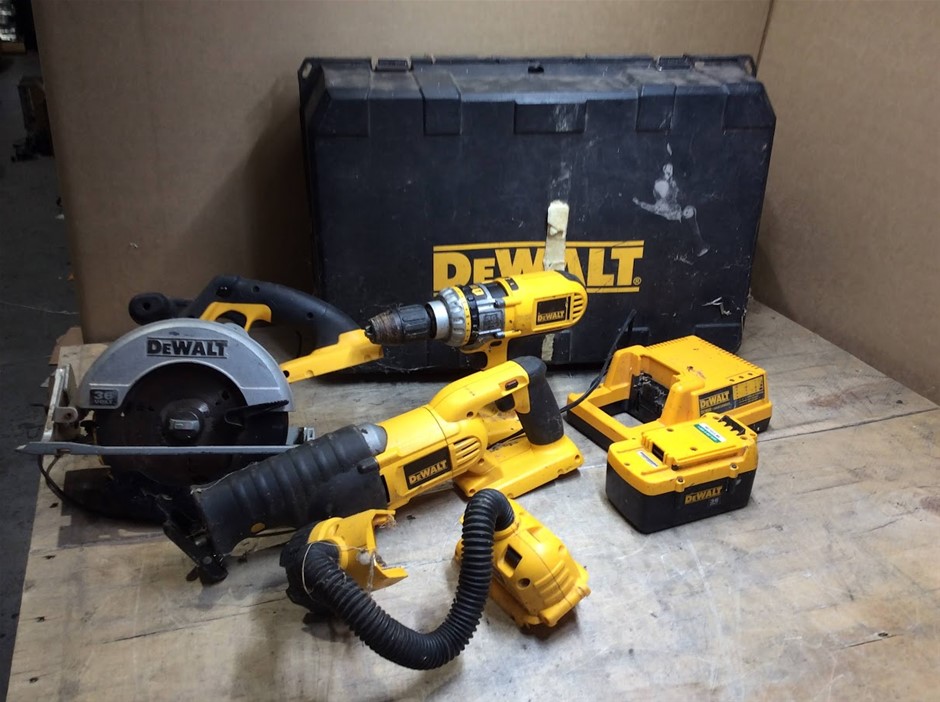 DeWALT Cordless Power Tool Kit (Circular Saw + Drill + Reciprocating Saw)