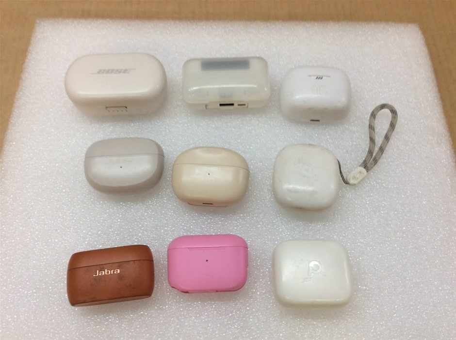 Generic Unknown Model Earbuds Charging Case