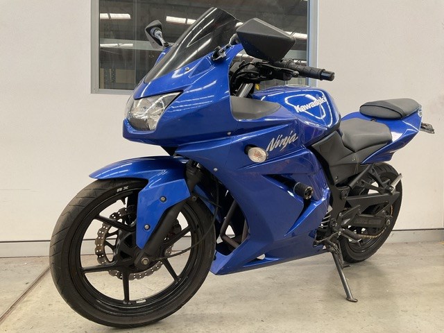 <p>2009 Kawasaki  Ninja 250 Motorcycle</p>