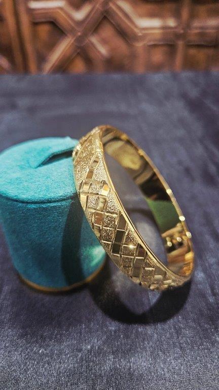 22KGold-filled/ITALY Yellow Gold Filled bangle -(stamped 22KGold-filled