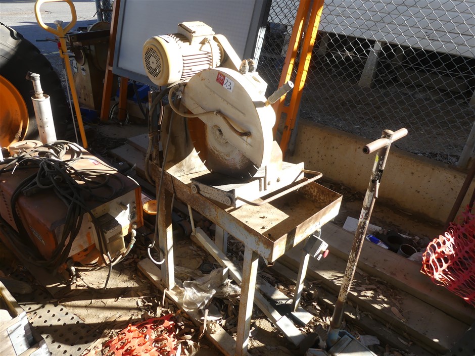 <B>Stone McColl Brick Cutting Saw</B>