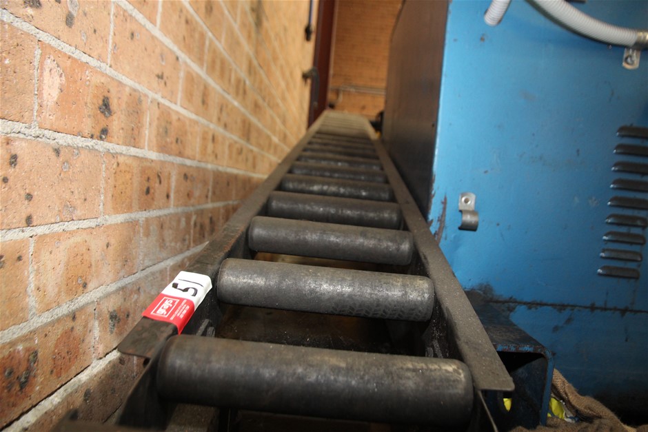 <B>Roller In/Out Feed Stand</B>