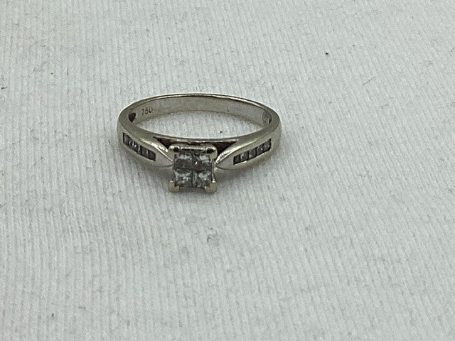 1 x Stamped 18ct White Gold, 14 Diamond Engagement Ring