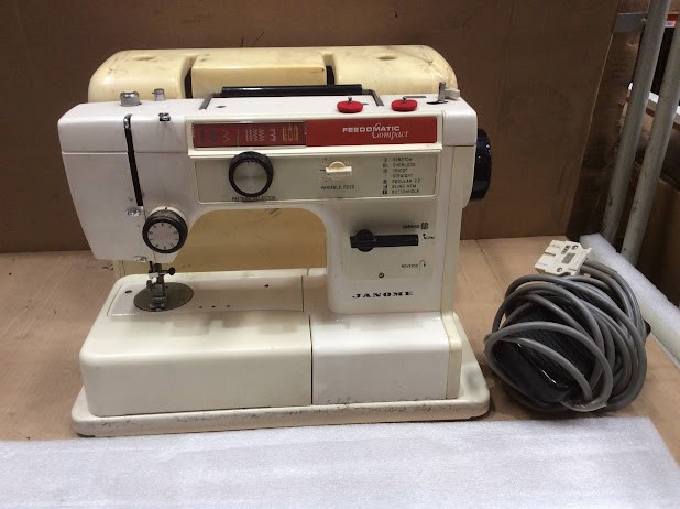 Janome Freedomatic Compact Sewing Machine