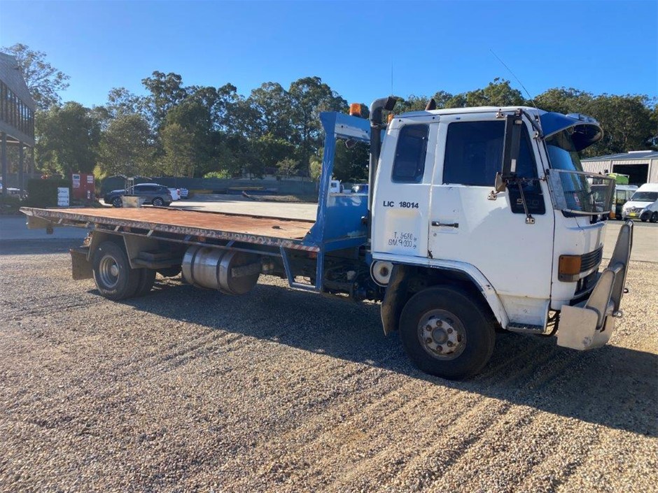 1988 Isuzu FSR 4 x 2 Tilt Tray Truck