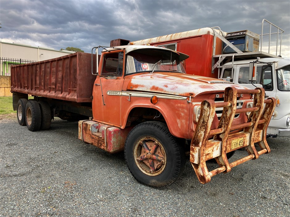 Dodge 760 6x2 Tipper Truck