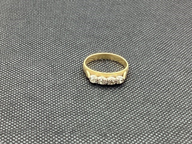 1 x Stamped 18ct Yellow Gold, 4 Diamond Band Ring