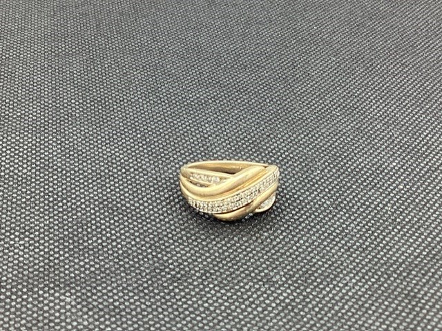 1 x Stamped 9ct Yellow Gold, Diamond Set Ring