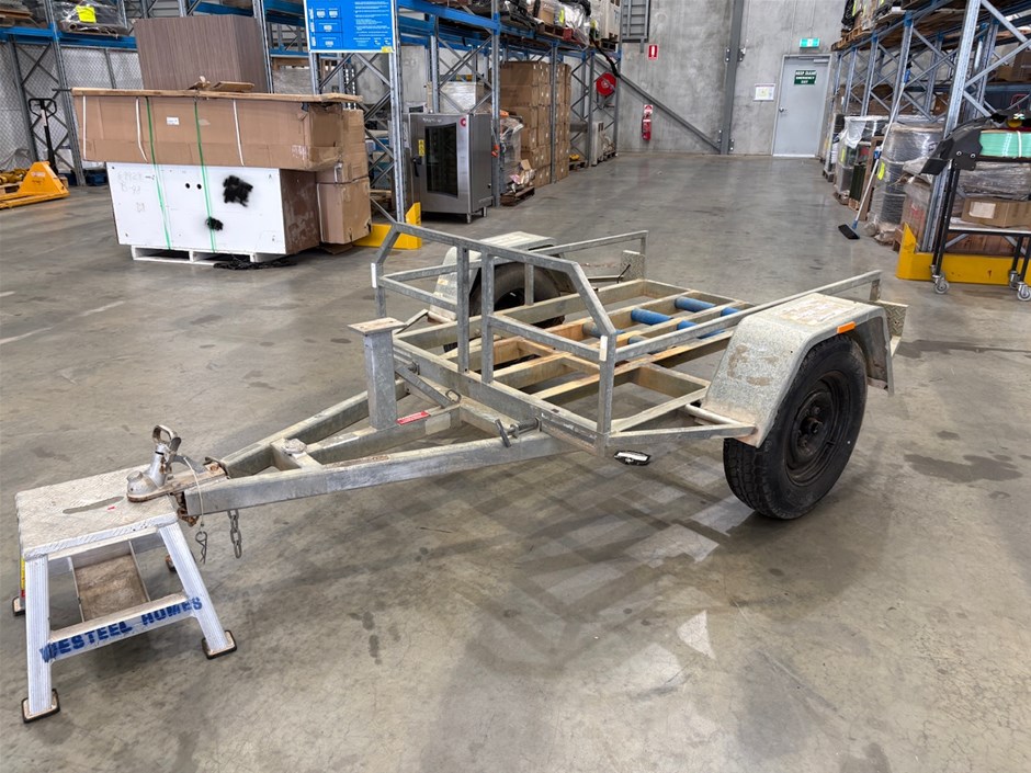 <p>Single Box Trailer</p>