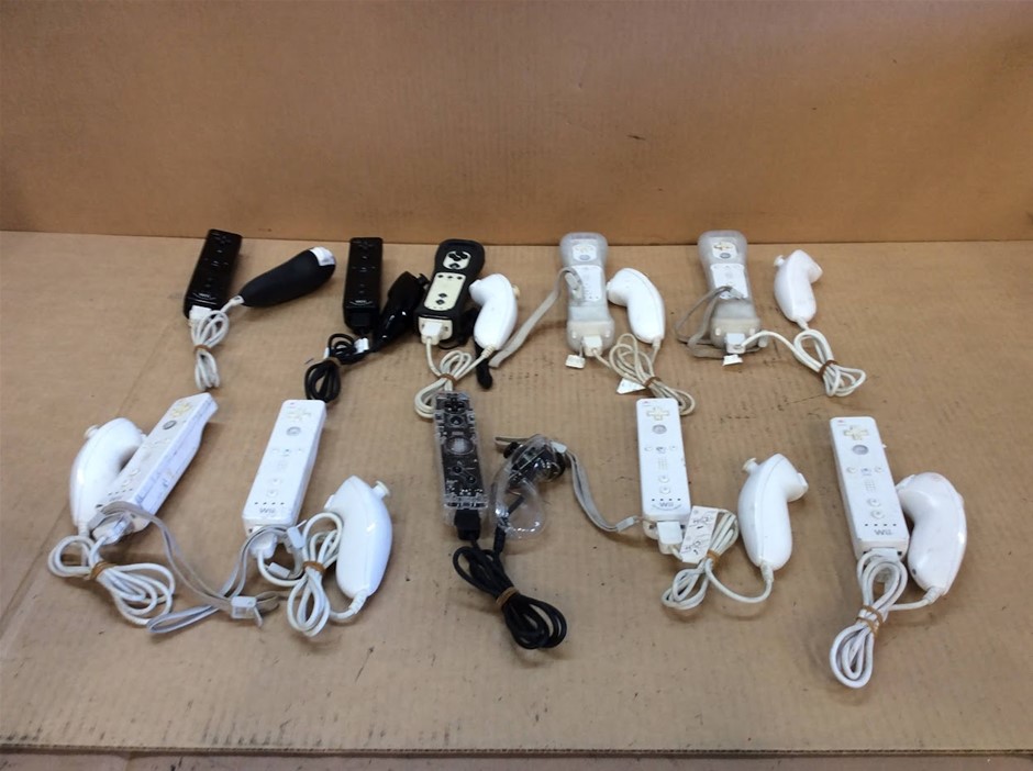 Nintendo Wii Remote Controller and Nunchuk Accessories Bundle (Lot of 10)