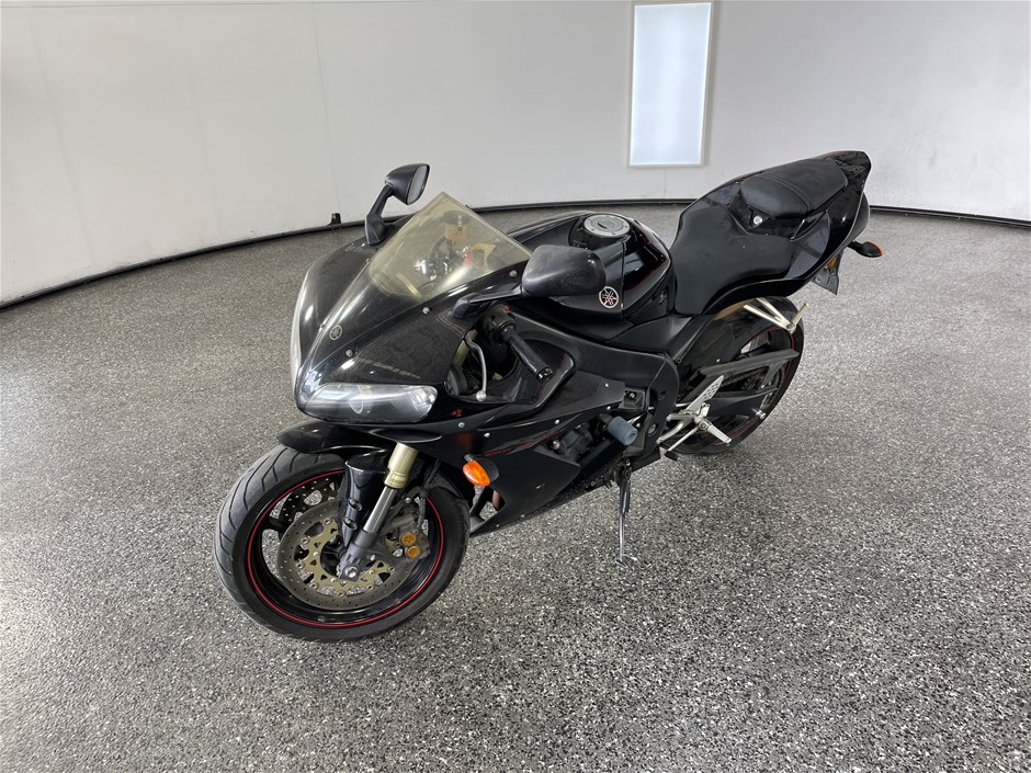 2005 Yamaha YZF-R1 Motorcycle