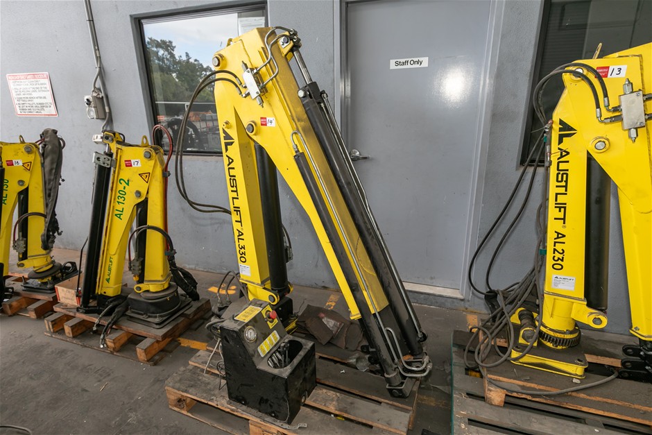 2018 Auslift AL330 Hydraulic Tray Mount Truck Crane