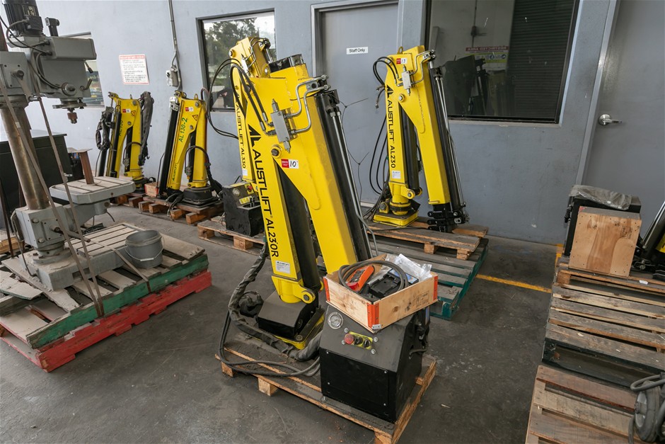 <B>2018 Auslift AL230R Hydraulic Tray Mount Truck Crane</B>