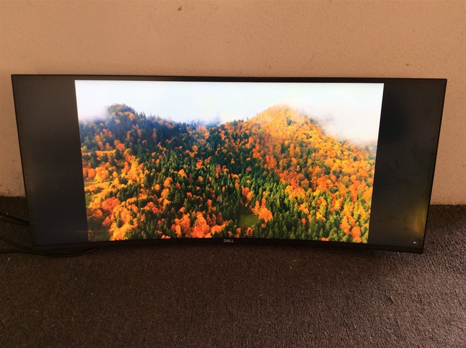 Assorted Monitors and LCD Display - VIC