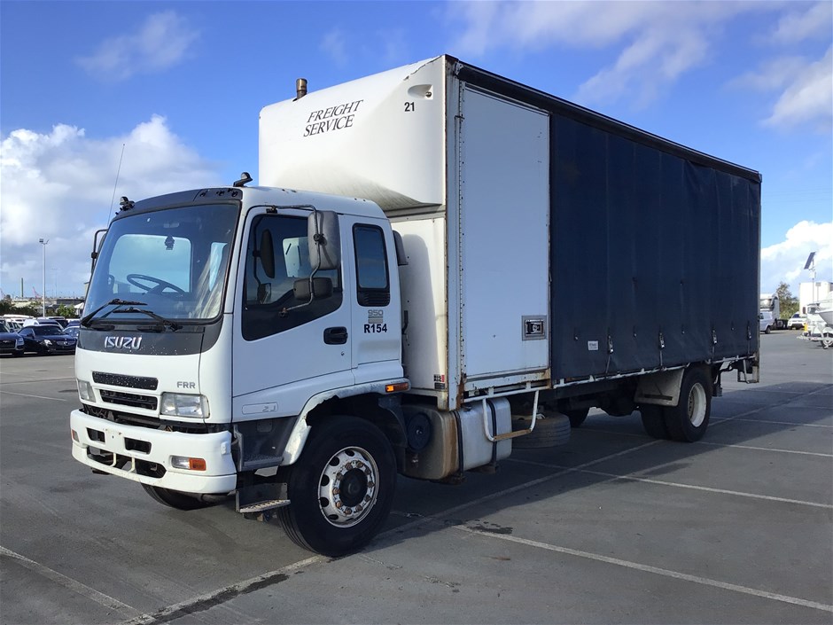 2007 Isuzu FRR 4 x 2 Curtainsider Rigid Truck