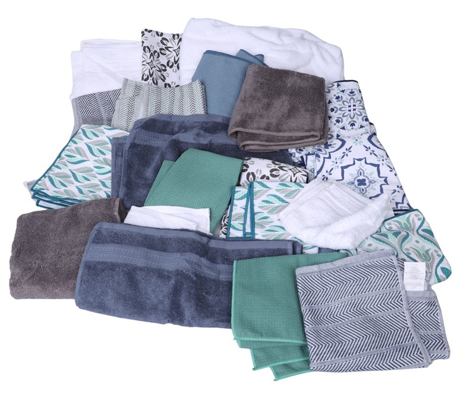 20 x Assorted Bath & Kitchen Towels.