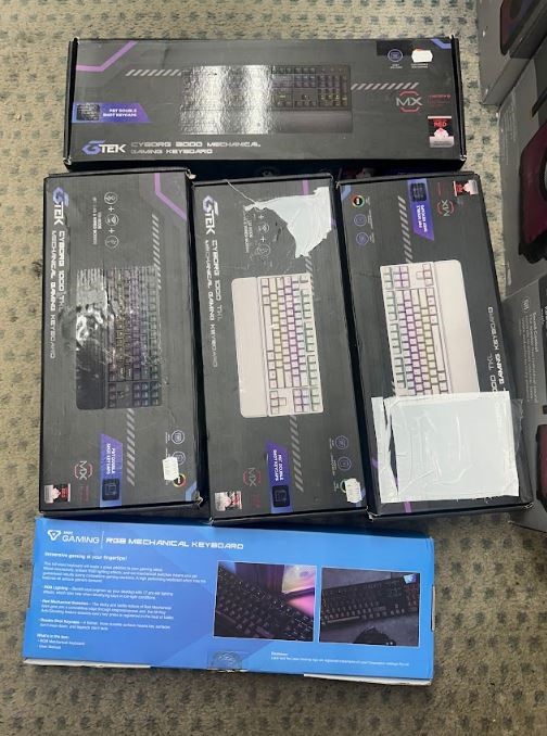 END OF LEASE SALE: Mixed lot gaming keyboard
