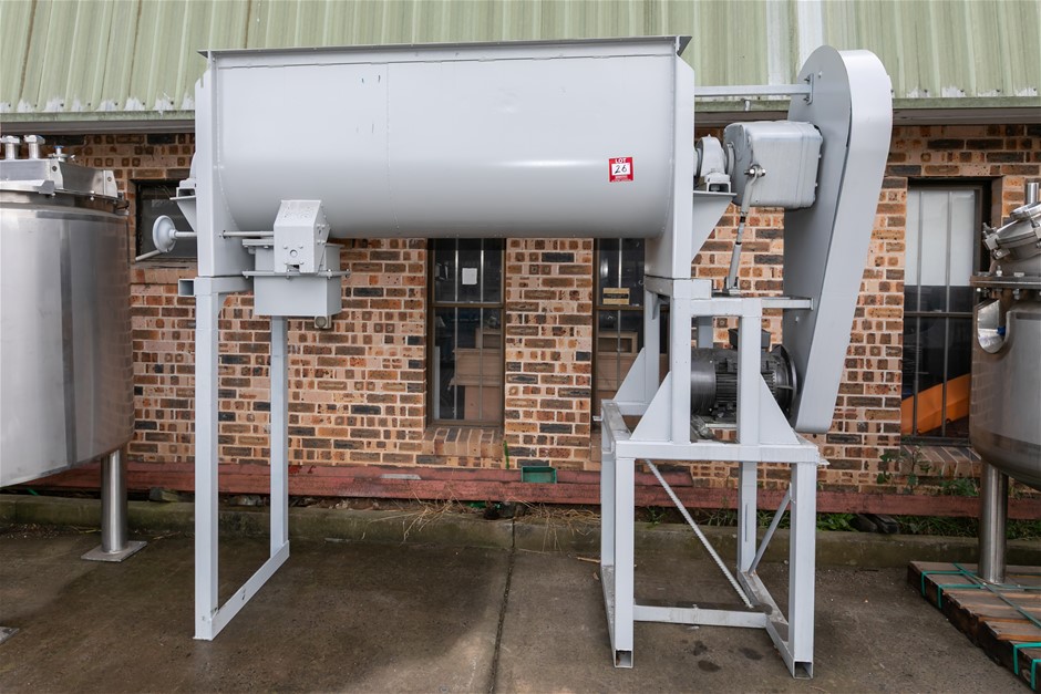 S.T.M Free Standing Ribbon Mixer Tank With Steel Stand