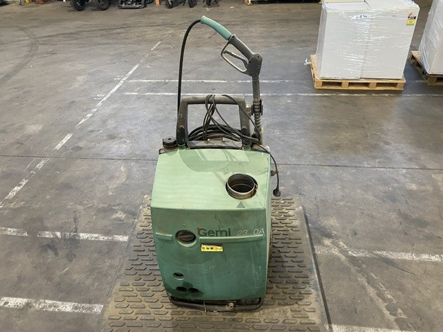 <p>Gerni G23000A Hot Water Pressure Cleaner</p>