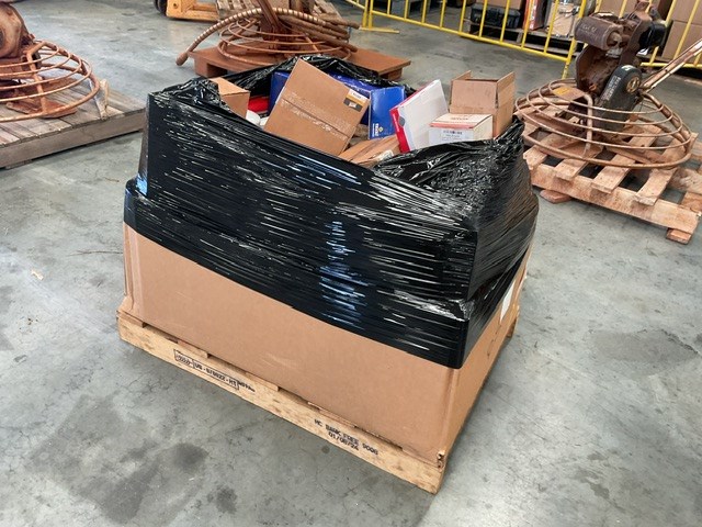 <p>Assorted Car Parts Pallet Of</p>