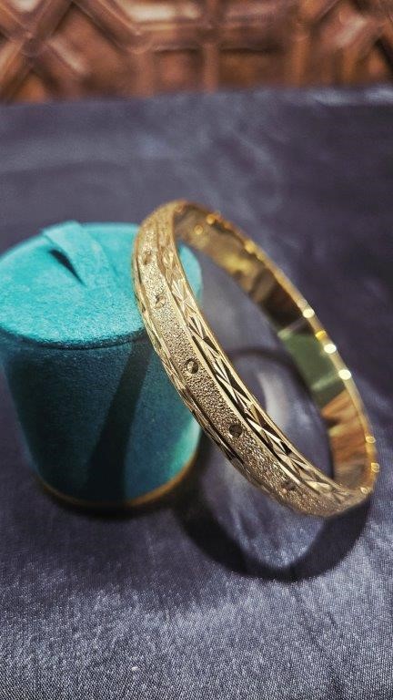 22KGold Filled /ITALY Yellow Bangle -(Stamped 22KGold Filled /ITALY)-Gift