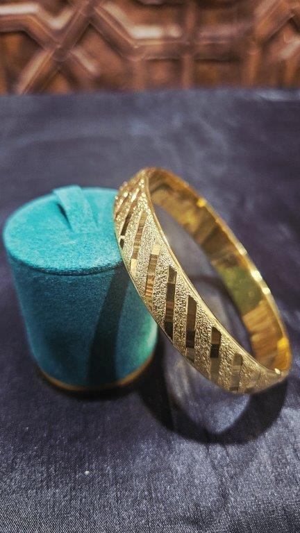 22KGold Filled /ITALY Yellow Bangle -(Stamped 22KGold Filled /ITALY)-Gift