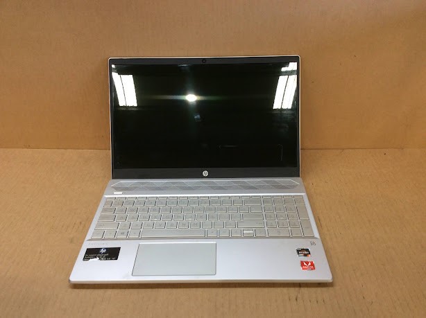 HP PAVILION Laptop AMD RYZEN 3 3300U 8GBRAM/256GB