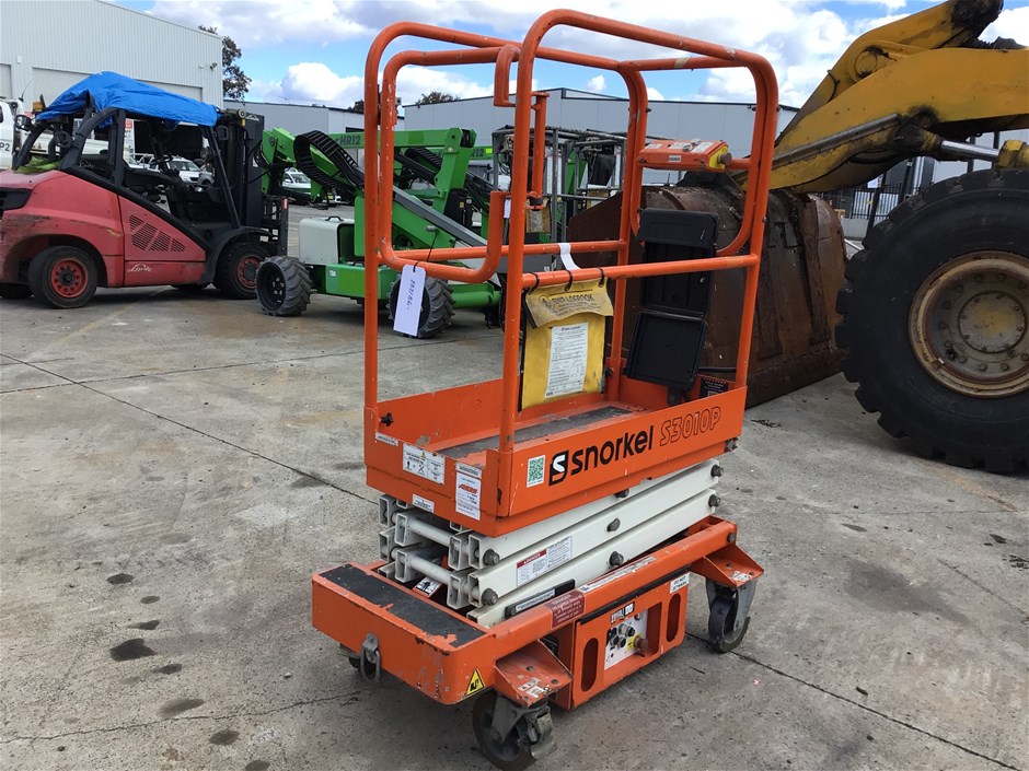 2016 Snorkel S3010P Vertical Man Lift