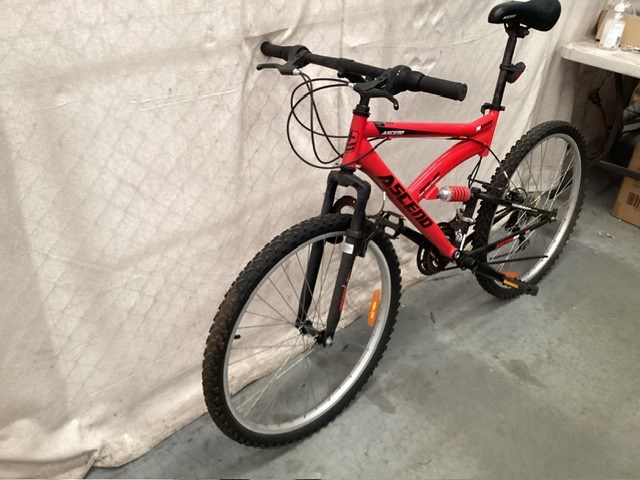 <p>Red Mountain Bike </p>