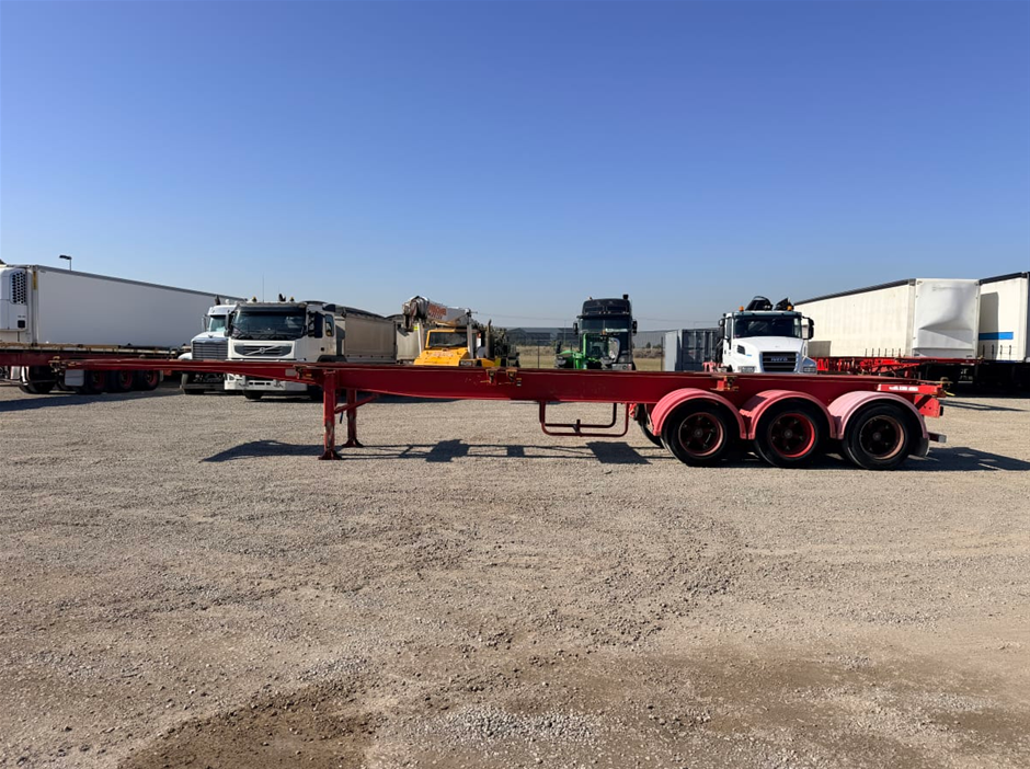 2005 Maxitrans ST3 Triaxle Skeletal Trailer