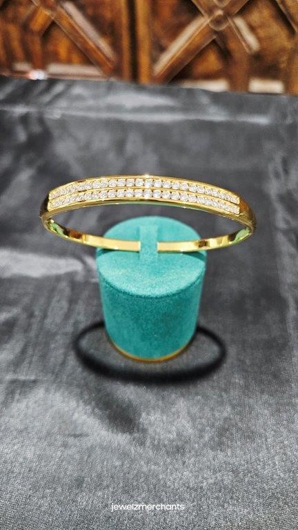 22k/ITALY Yellow Gold Filled bangle -(stamped 22k/ITALY)-60mm