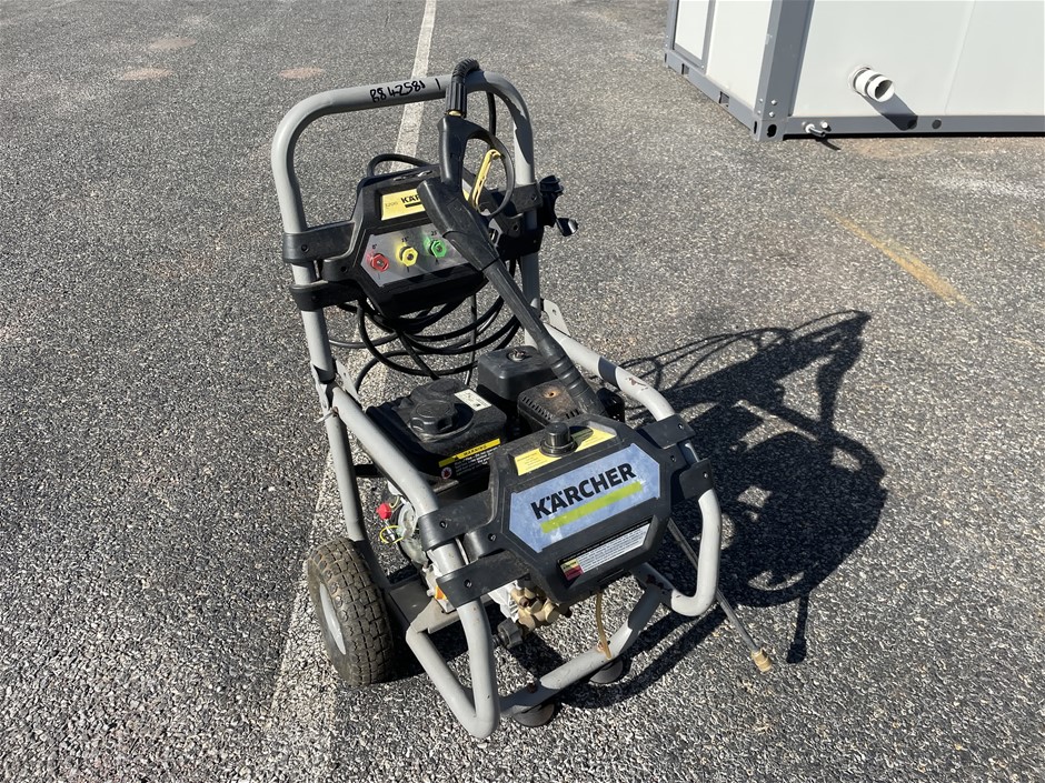 <p>Karcher Petrol Pressure Washer</p>