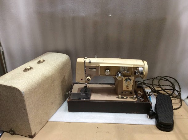 Rhythm Ballerina Sewing Machine