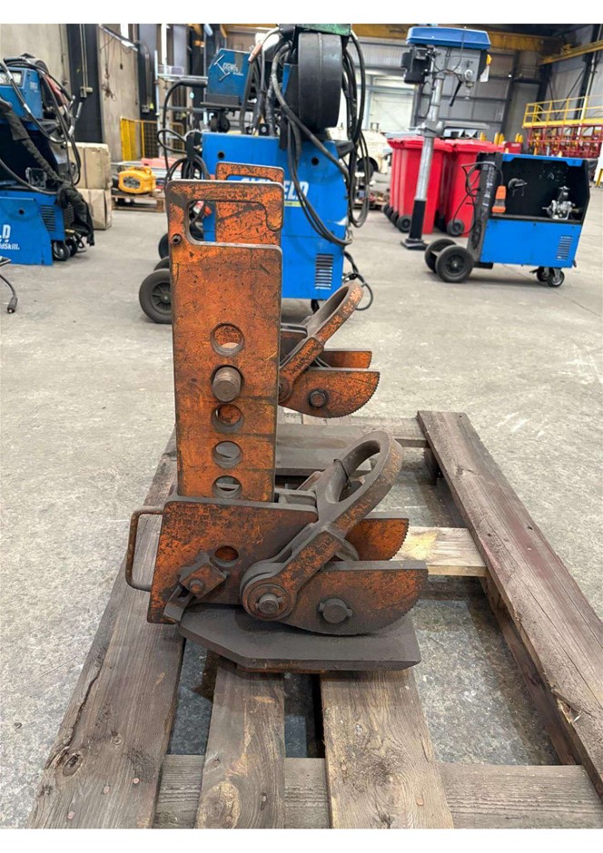Plate Lifting Equipment