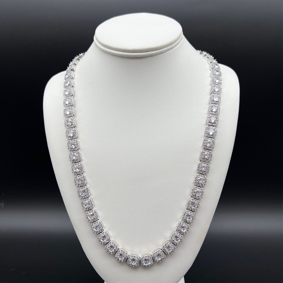 0005-2583128 · 18K White Gold -Filled Clustered Chain Necklace Simulated Diamonds - 55.8cm