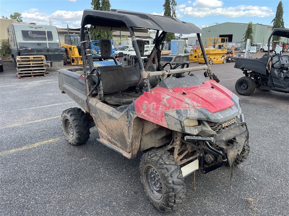 <p>Honda Pioneer 700 SXS</p>