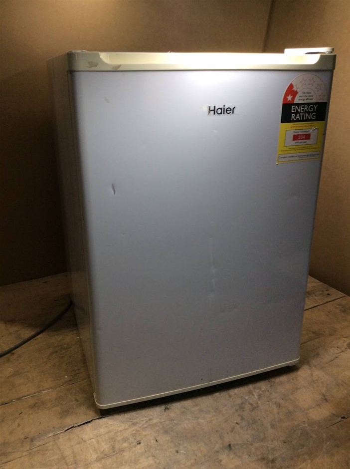 Assorted Vacuum cleaner and Refrigerator VIC