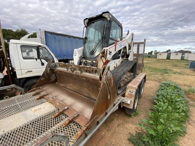 <p>Bobcat T650 Skid Steer Loader (Track)</p>