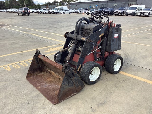 <p>Toro 320D Mini Loader</p>
