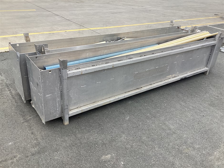 <p>Assorted Safetrax Railway Barriers</p>