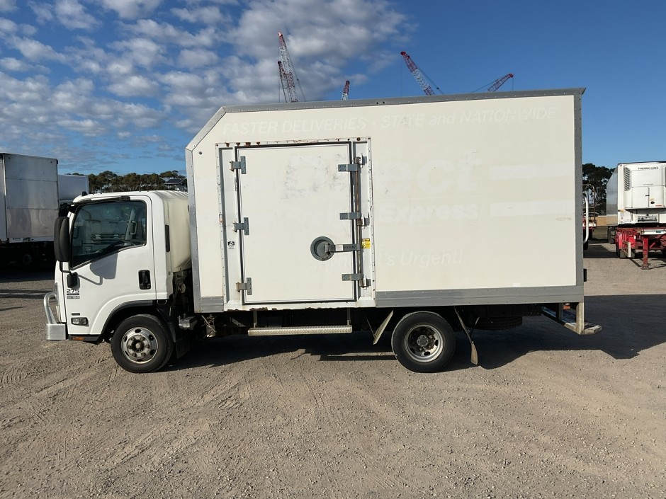 2014 Isuzu NPR 275 Medium NPR 4x2 Pantech
