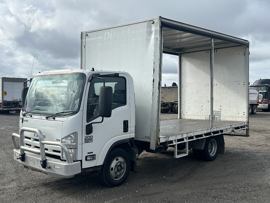<p>2013 Isuzu NPR 200 Medium Sitec Series III 155 4x2 Curtainsider</p>