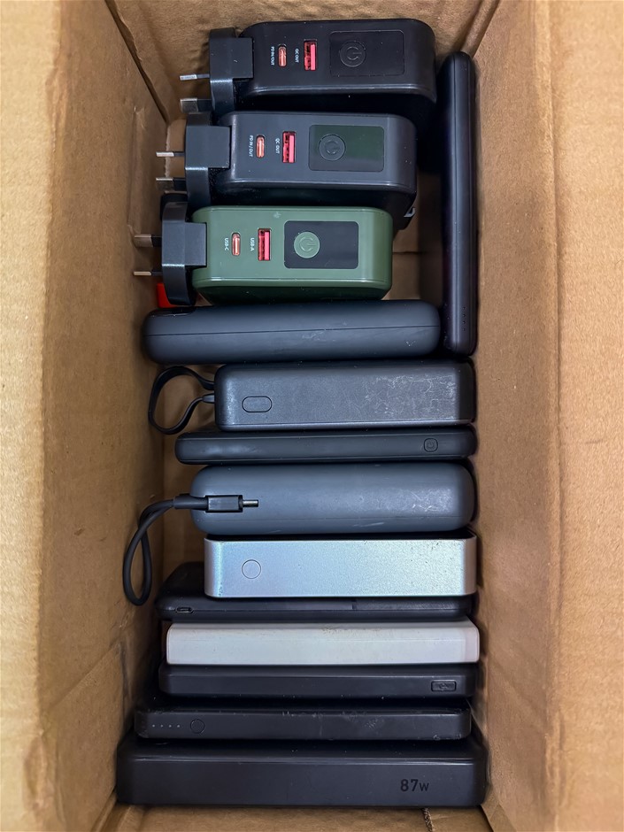 Approx 14 x Assorted Powerbanks