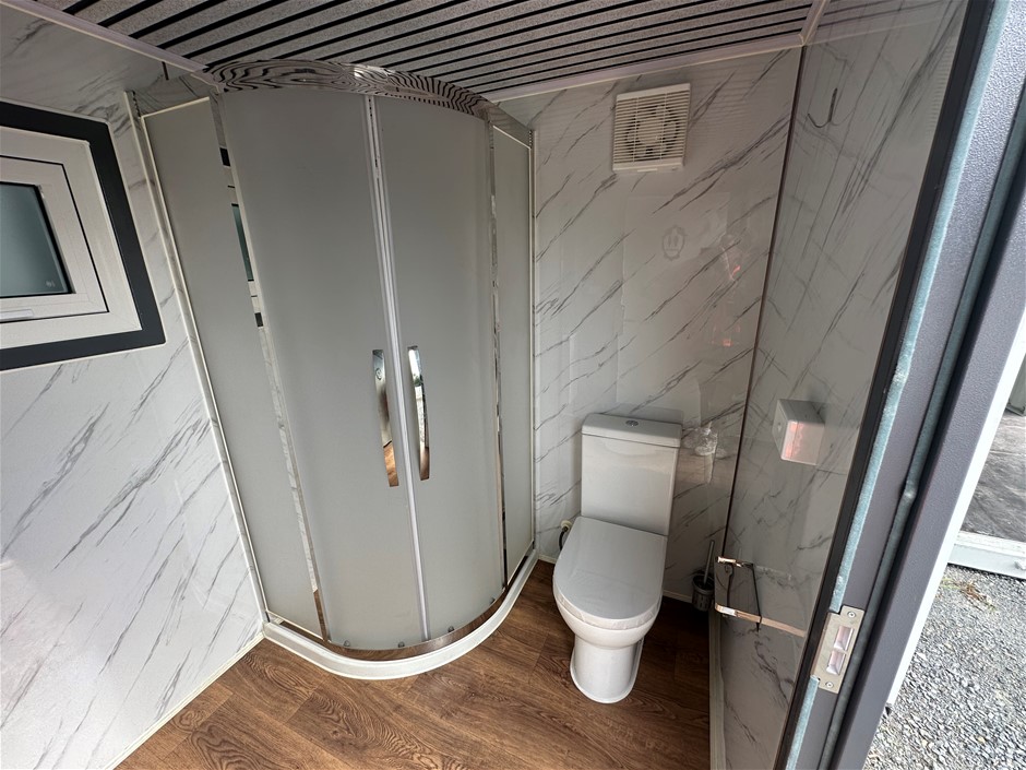 Shower and Toilet Block Curved Style