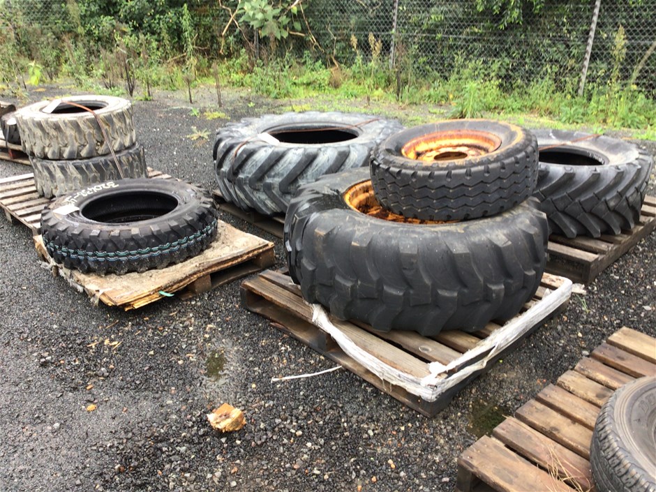 8 x Mixed Size Tyres