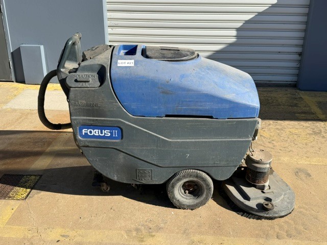 <p>2012 Clarke Focus II Floor Scrubber</p>
