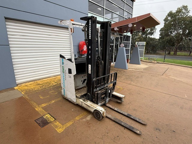 2014 UNICARRIER 1R1F15U Stand Up Reach Truck Forklift